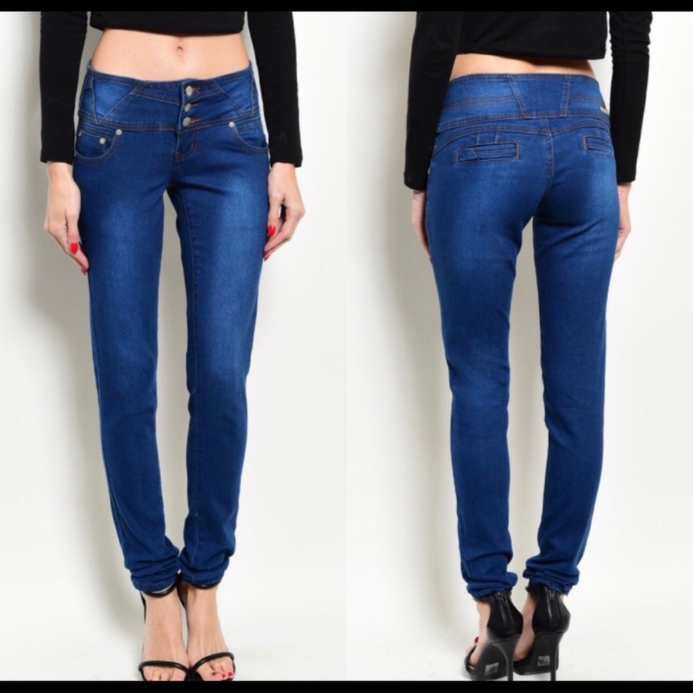 ⭐️ 5 for $25! 1 LEFT Sz 9  Dark Wash Bluejeans  👖